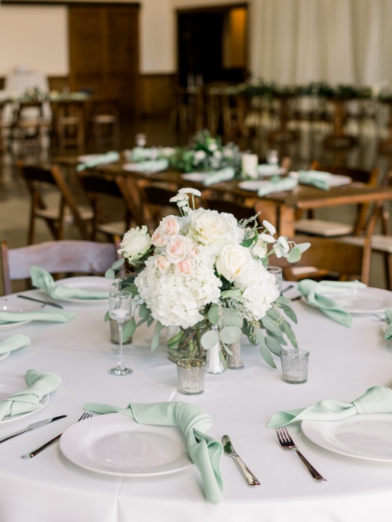 Centerpiece floral design 22